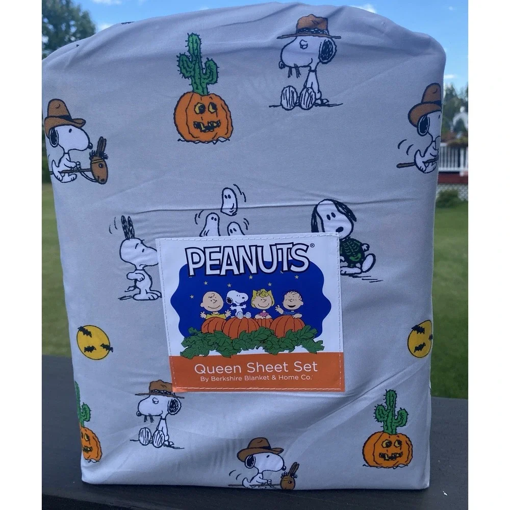 NEW! Peanuts Halloween QUEEN Sheet 4pc Set Grey Snoopy Woodstock Cowboy Pumpkin